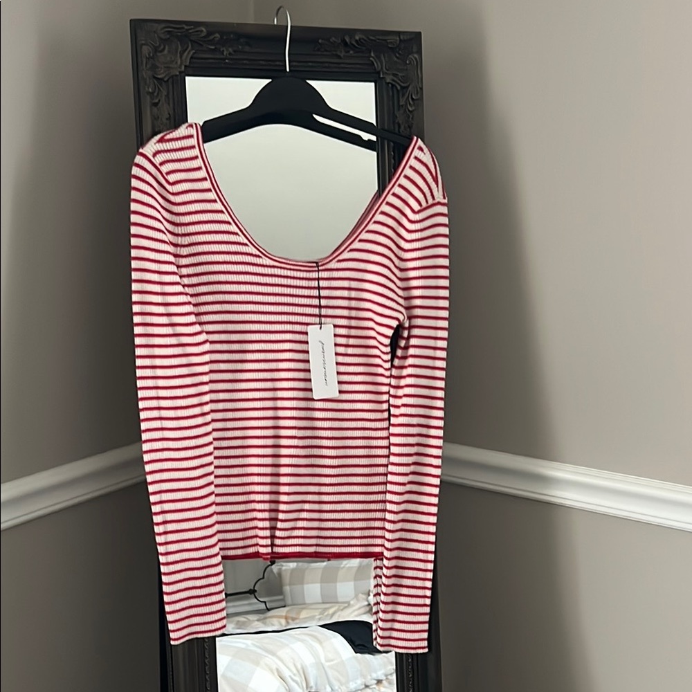 Unsubscribed scoop neck top, size S
